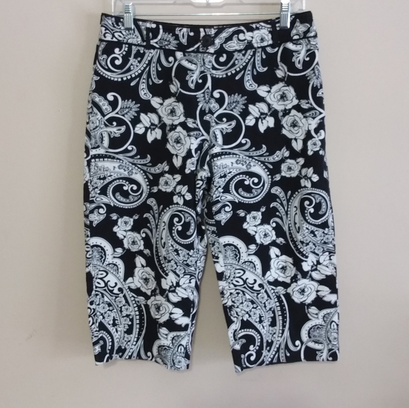 White House Black Market Pants - WHBM Paisley Print Legacy Capri Pants
